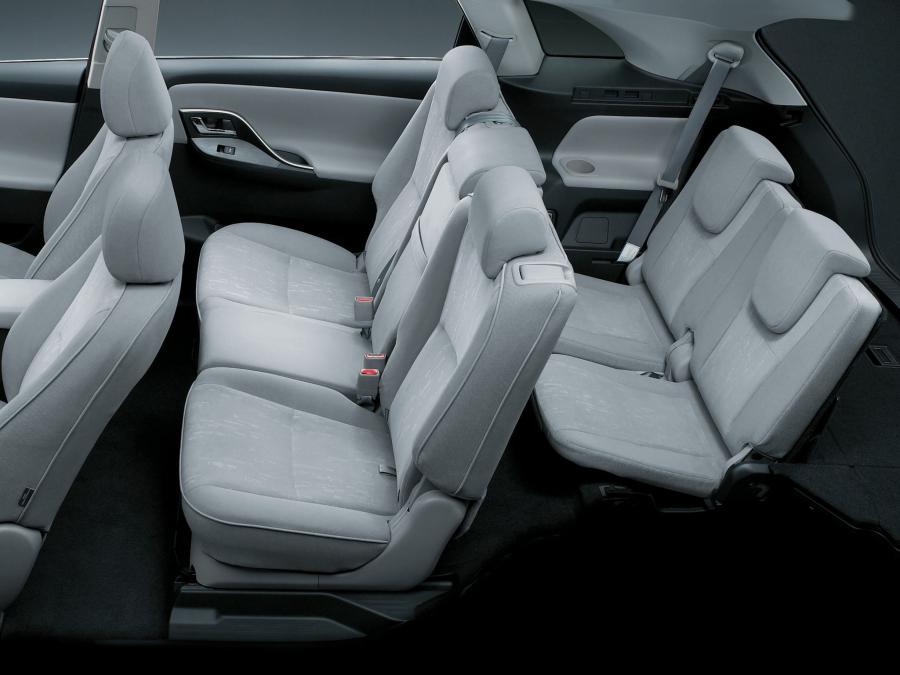  Toyota Mark X ZiO 2007 года  (фото 17 из 21)
